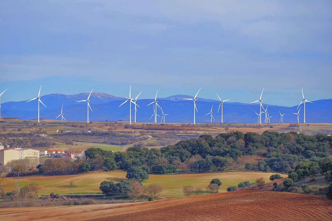 Spagna: costi sottozero dell'energia grazie a eolico e solare